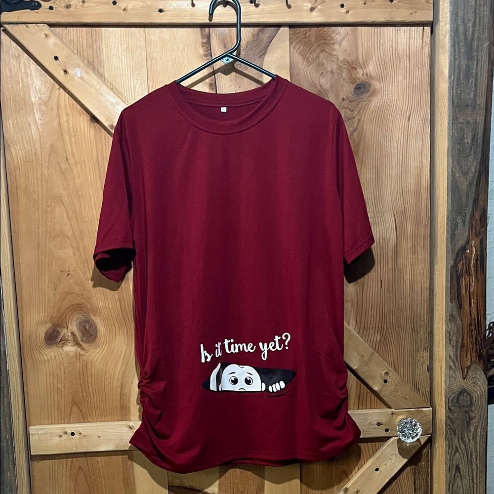 Chic Burgundy Short Sleeve Women's Tee